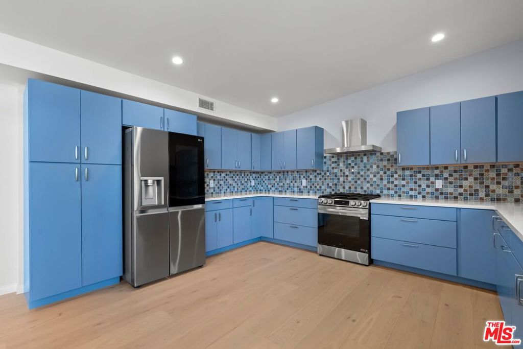 11919 Weir Street Property Photo 7