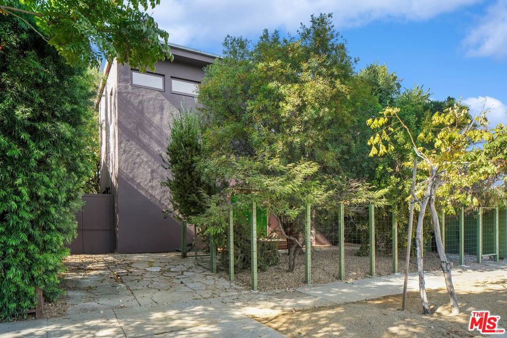 2311 Louella Avenue Property Photo 1