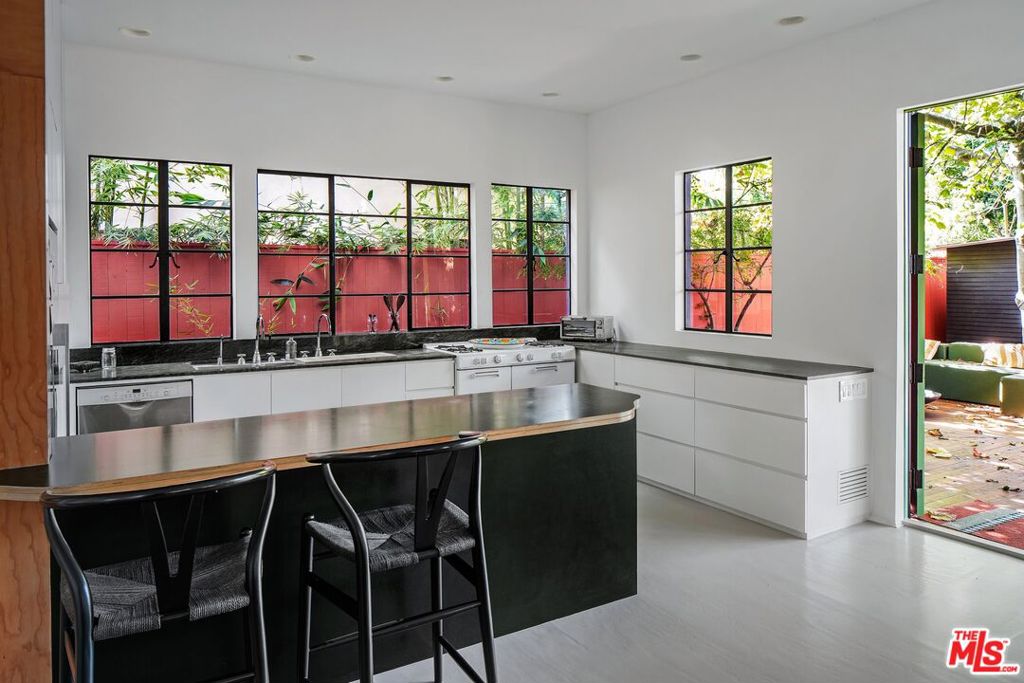 2311 Louella Avenue Property Photo 10