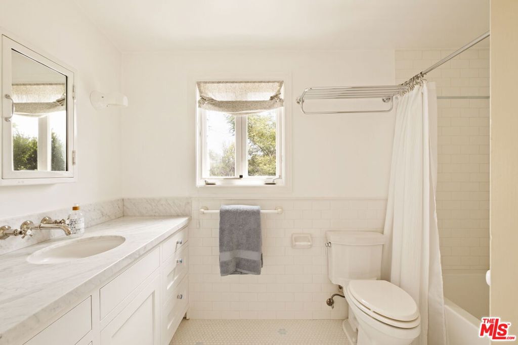 228 S Anita Avenue Property Photo 30