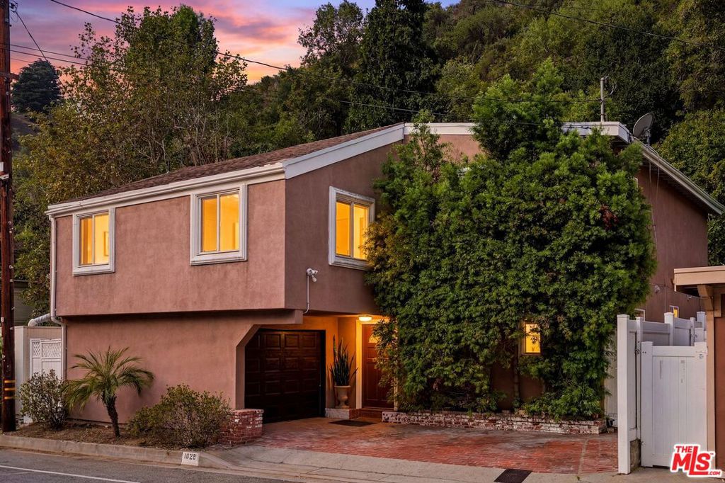 1029 N Beverly Glen Boulevard Property Photo 1