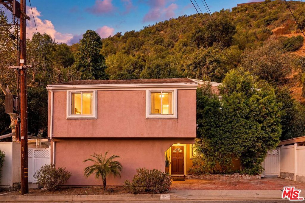 1029 N Beverly Glen Boulevard Property Photo 2