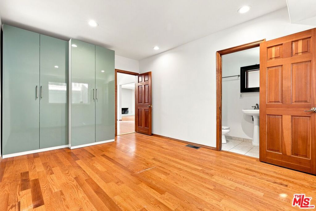 1029 N Beverly Glen Boulevard Property Photo 28