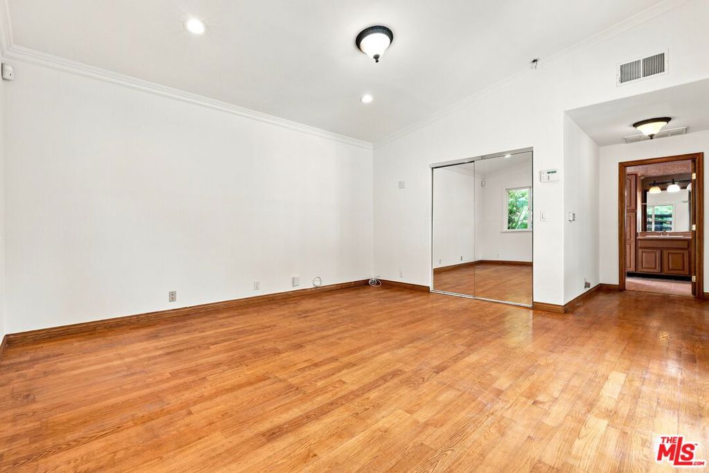 1029 N Beverly Glen Boulevard Property Photo 36