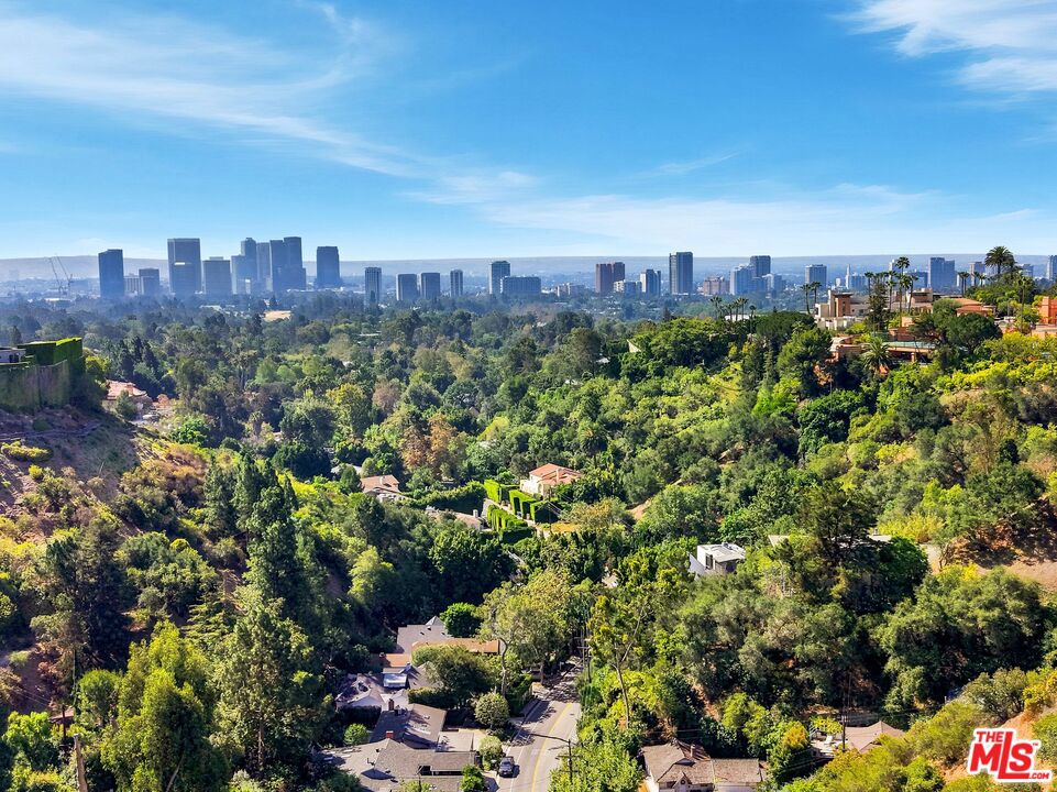 1029 N Beverly Glen Boulevard Property Photo 54