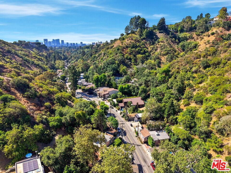1029 N Beverly Glen Boulevard Property Photo 56