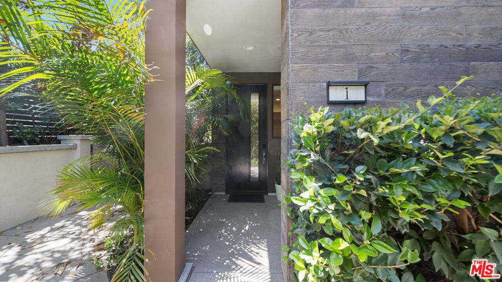 2111 N Cahuenga Boulevard 1 Property Photo 5