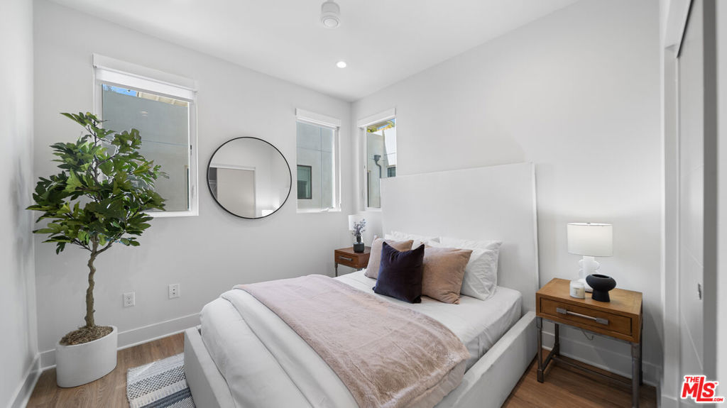 2111 N Cahuenga Boulevard 1 Property Photo 19