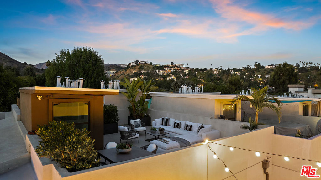 2111 N Cahuenga Boulevard 1 Property Photo 40