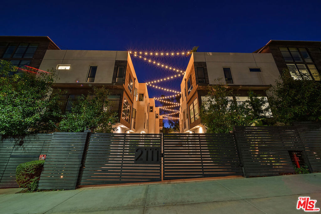 2111 N Cahuenga Boulevard 1 Property Photo 43