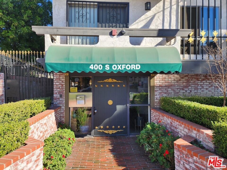 400 S Oxford Avenue 208 Property Photo 2