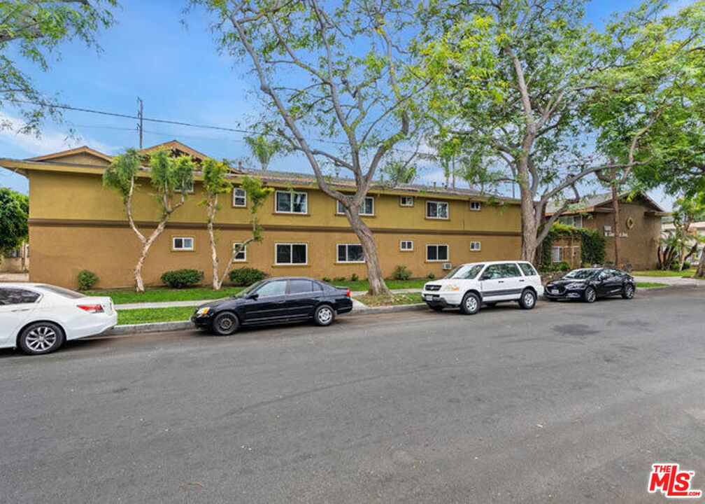 1800 W Glencrest Avenue Property Photo 3