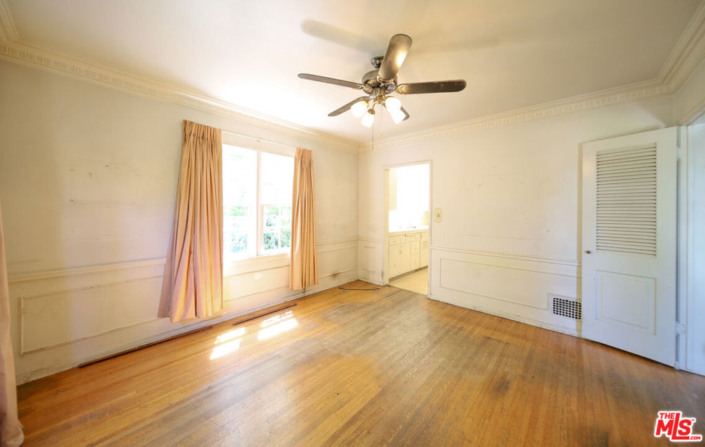 713 N Doheny Drive Property Photo 22