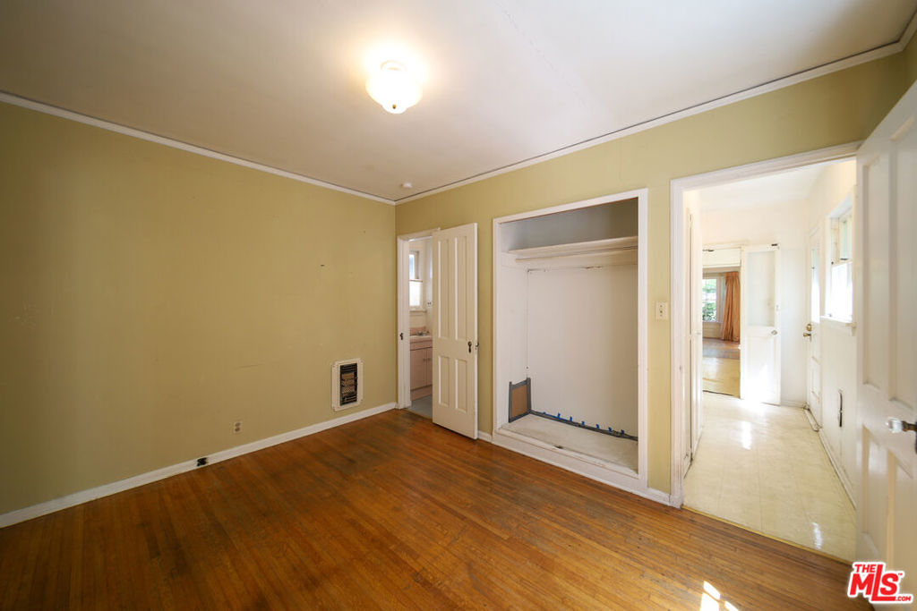 713 N Doheny Drive Property Photo 28