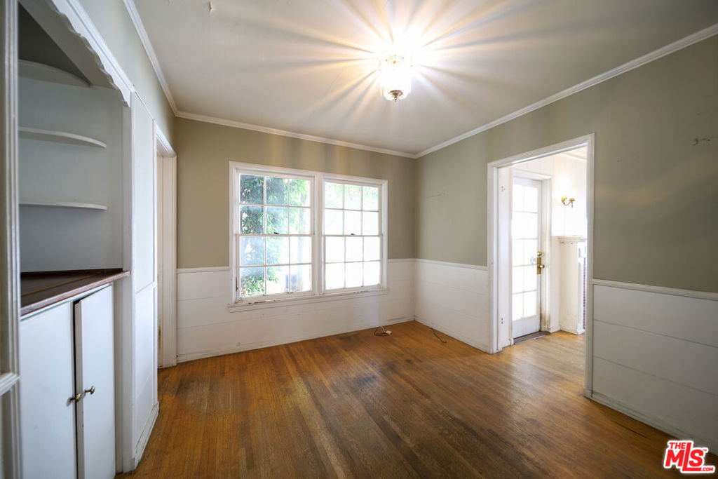 713 N Doheny Drive Property Photo 35