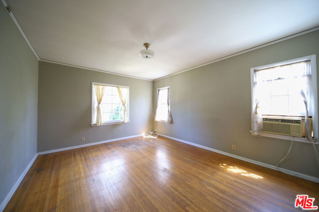 713 N Doheny Drive Property Photo 51