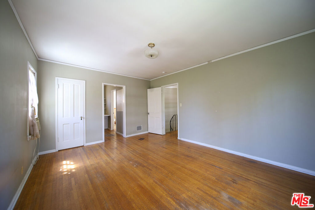 713 N Doheny Drive Property Photo 52