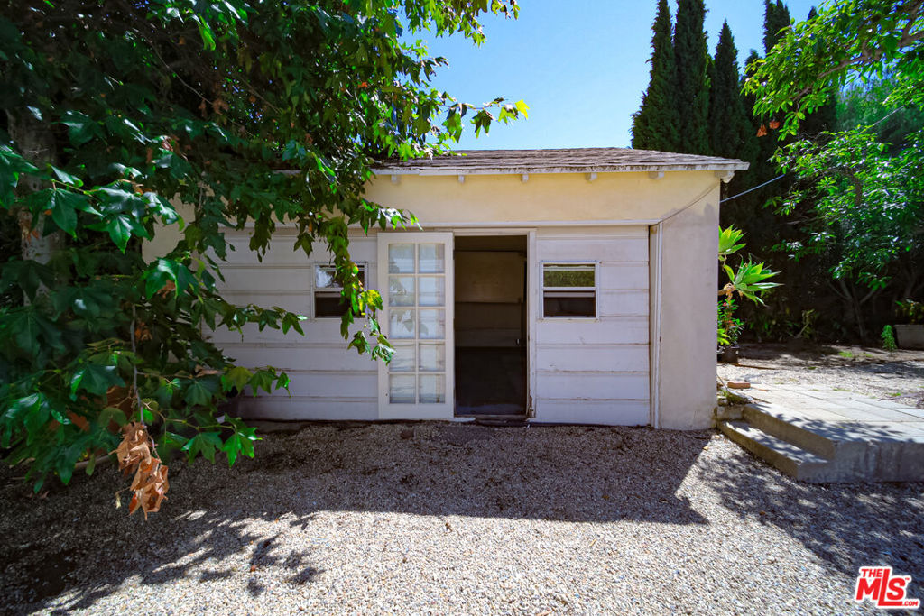 713 N Doheny Drive Property Photo 60