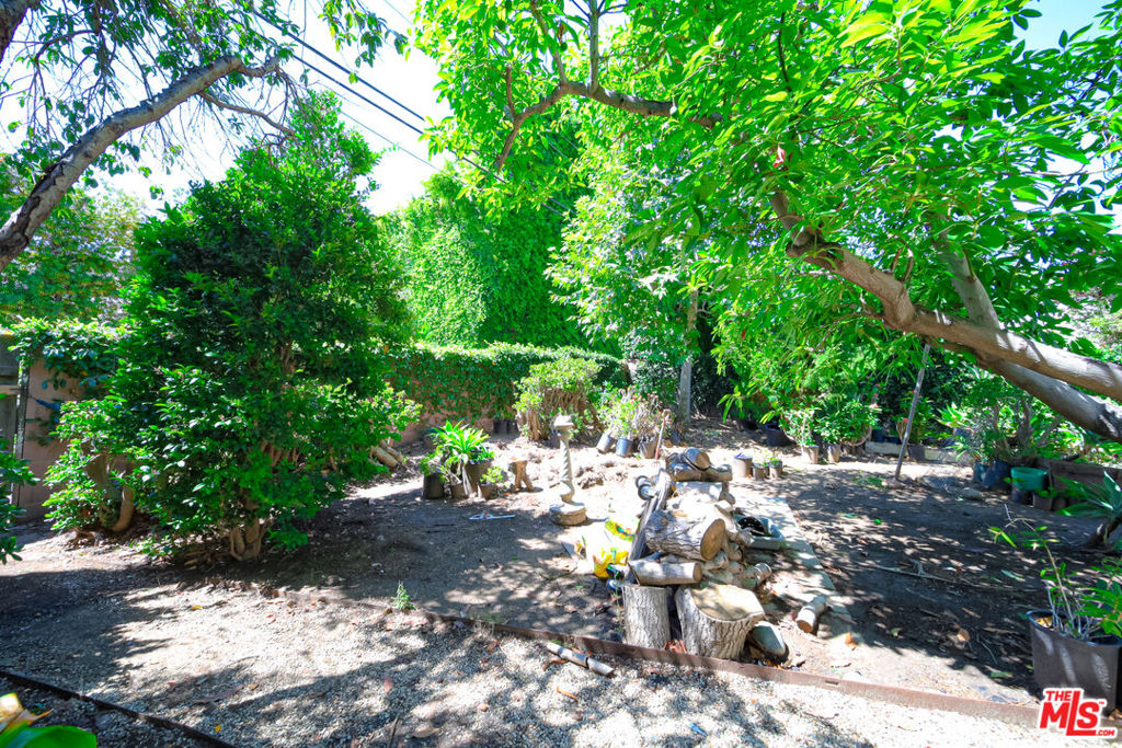 713 N Doheny Drive Property Photo 63