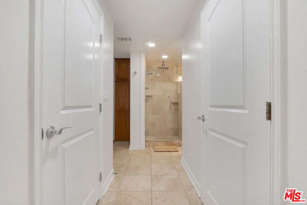 423 Arnaz Drive 102 Property Photo 18
