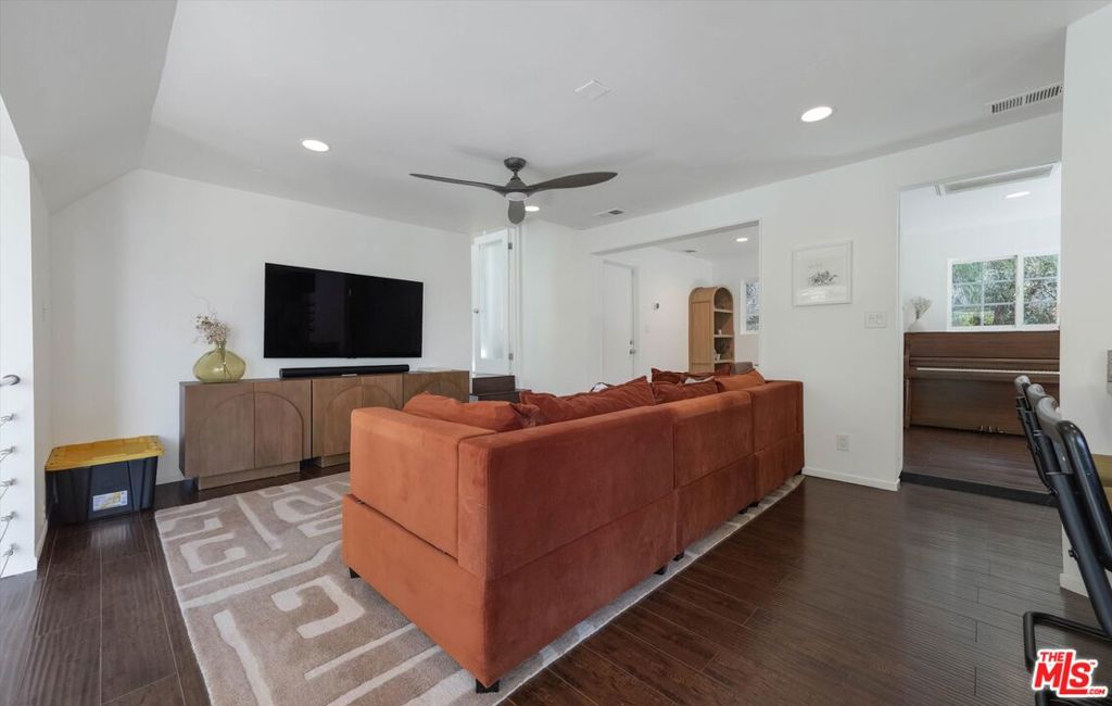 1784 N Orange Grove Avenue Property Photo 2