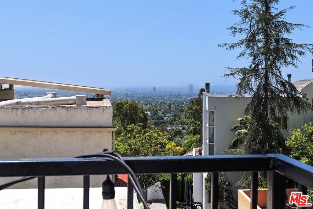 1784 N Orange Grove Avenue Property Photo 15