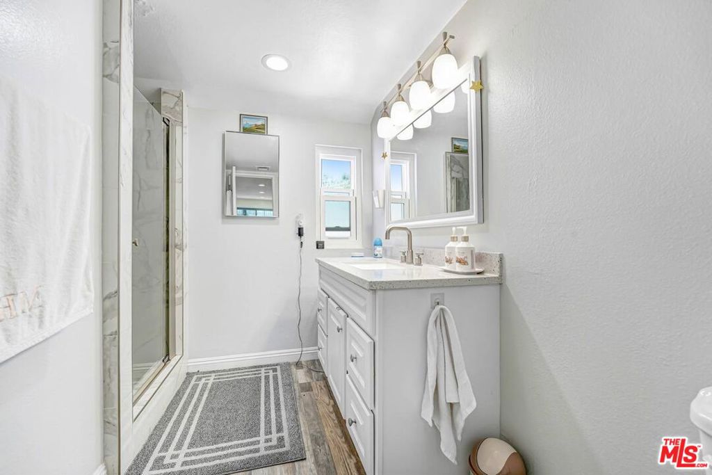 21333 Lassen Street 8b Property Photo 15