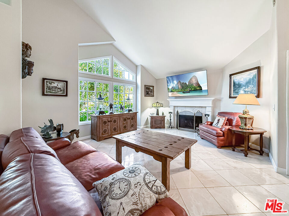 2663 Country Lane Property Photo 8