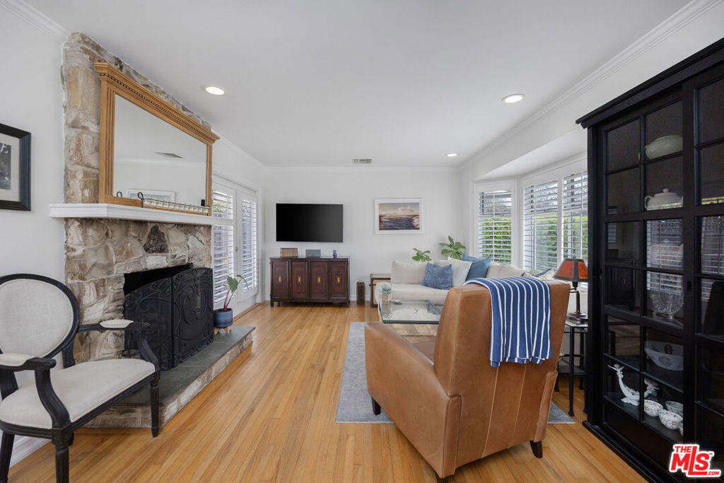 1817 Euclid Street Property Photo 4
