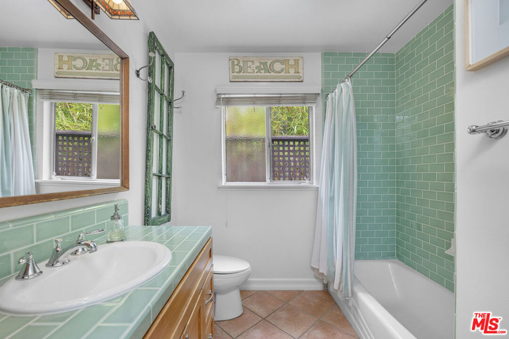 1817 Euclid Street Property Photo 10