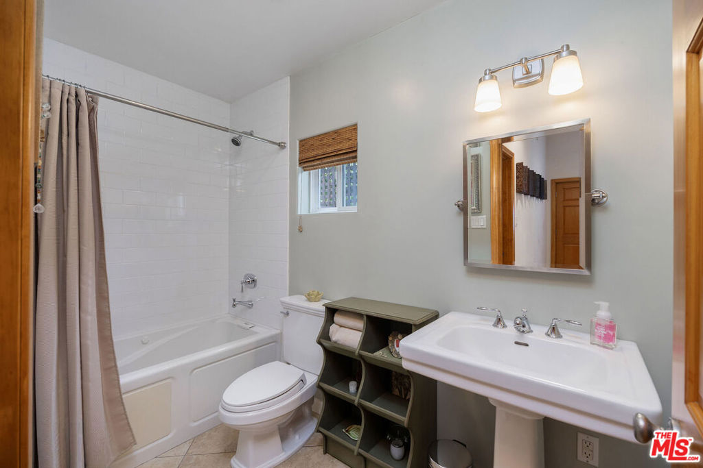 1817 Euclid Street Property Photo 24