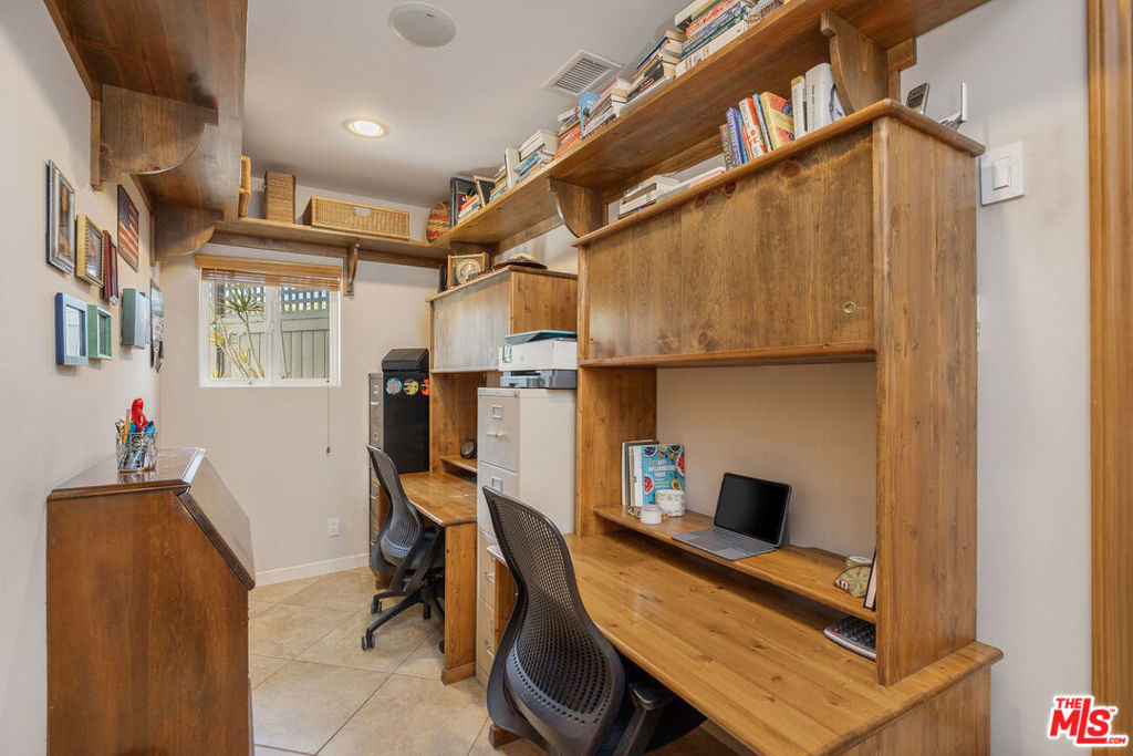 1817 Euclid Street Property Photo 25