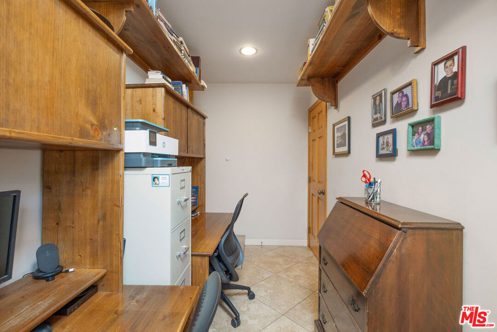 1817 Euclid Street Property Photo 26