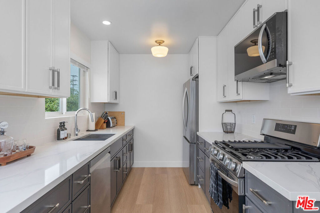 1817 Euclid Street Property Photo 32