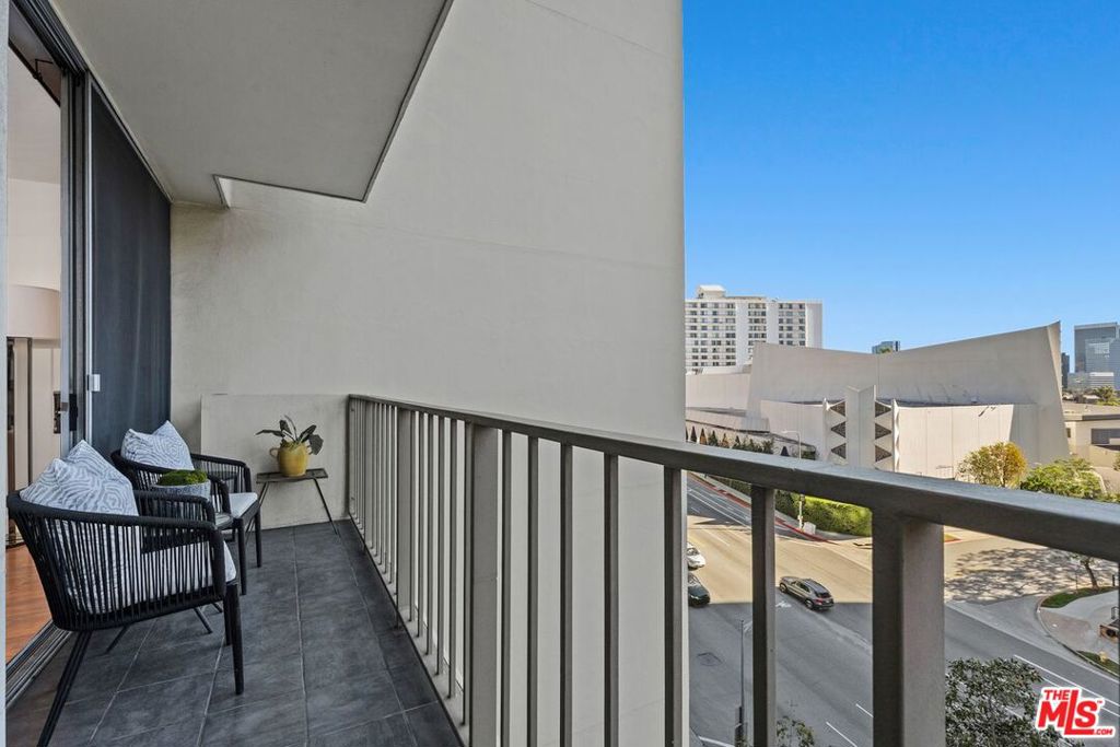 10433 Wilshire Boulevard 602 Property Photo 7