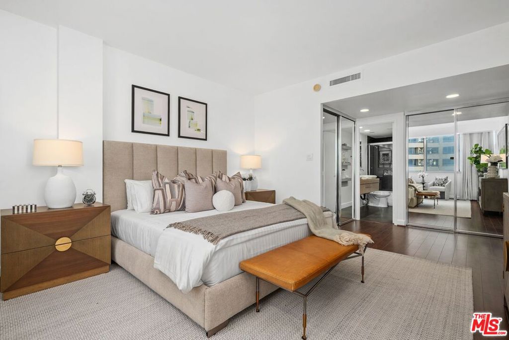 10433 Wilshire Boulevard 602 Property Photo 12