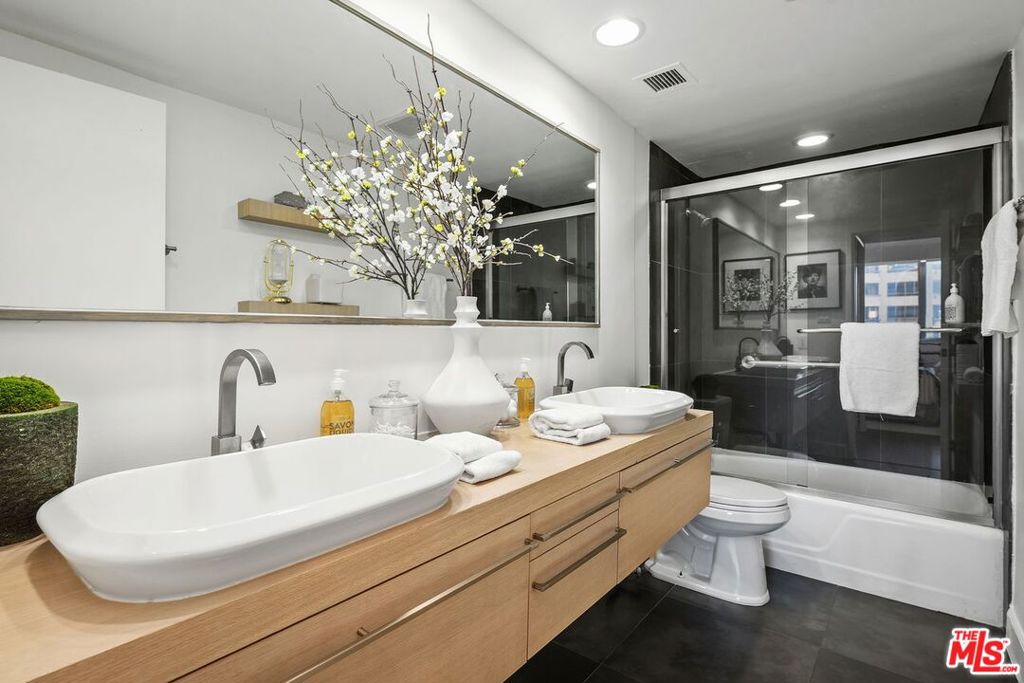 10433 Wilshire Boulevard 602 Property Photo 13
