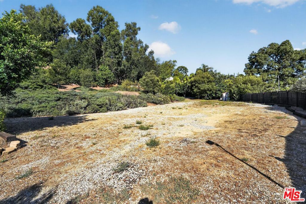 8207 Mulholland Drive Property Photo 34