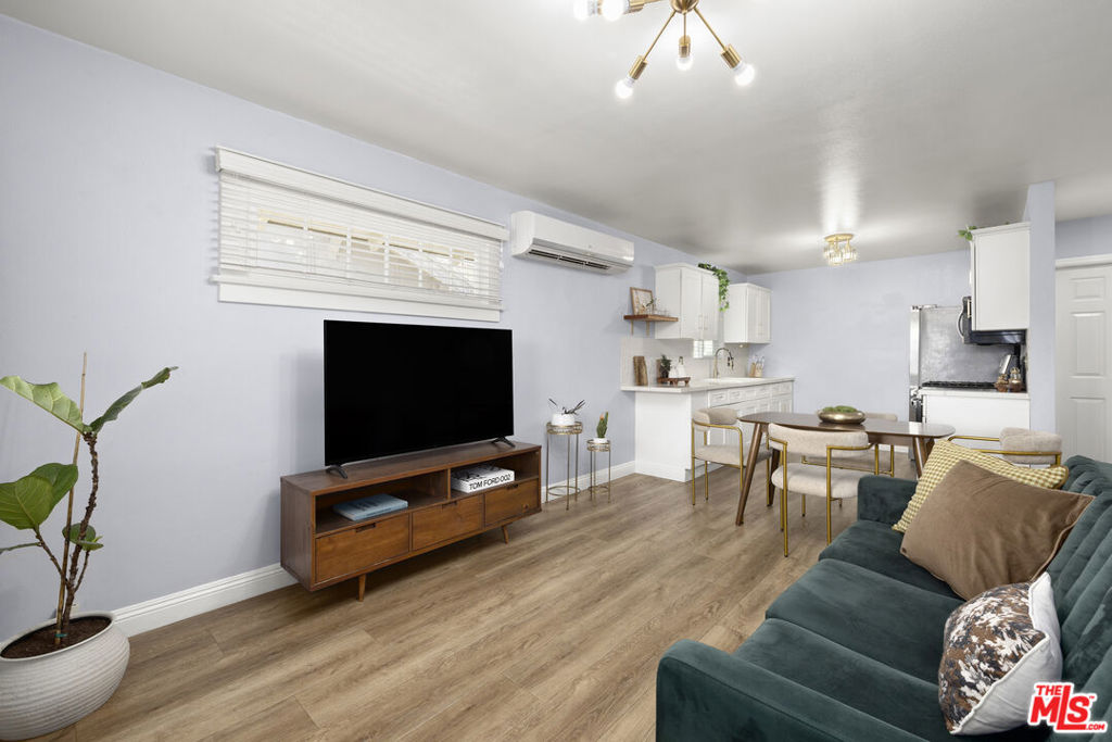 4820 S Van Ness Avenue Property Photo 3