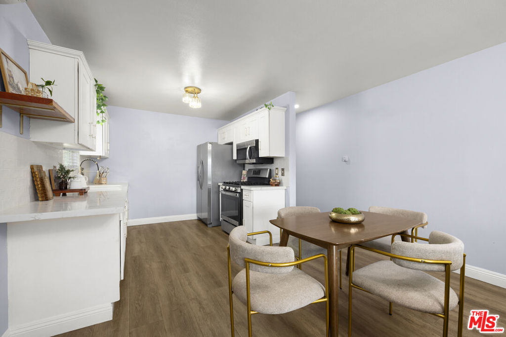 4820 S Van Ness Avenue Property Photo 5