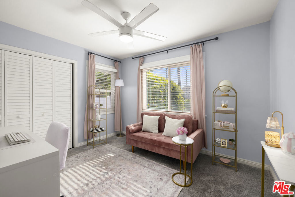 4820 S Van Ness Avenue Property Photo 11