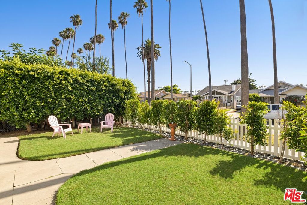4820 S Van Ness Avenue Property Photo 15