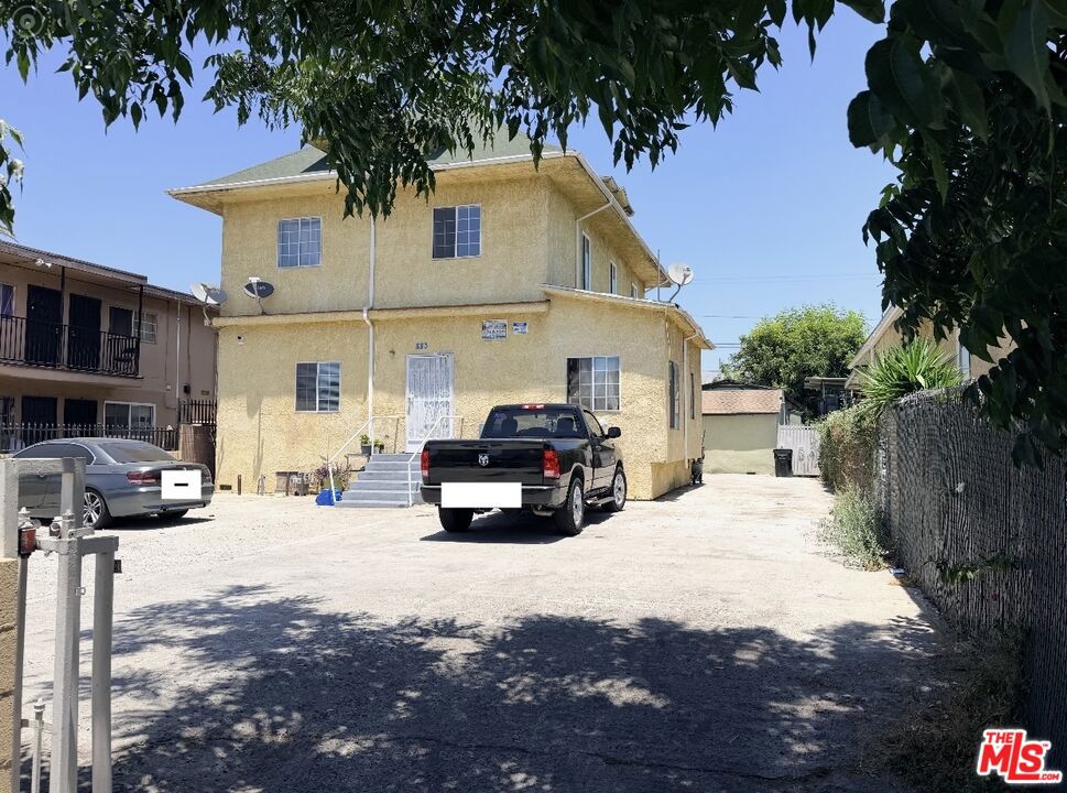 823 E Adams Boulevard Property Photo 1