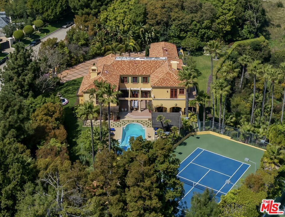 5 Beverly Parkway Property Photo 1