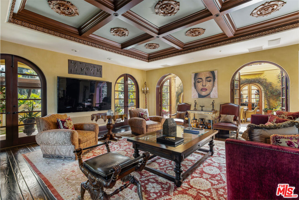 5 Beverly Parkway Property Photo 6