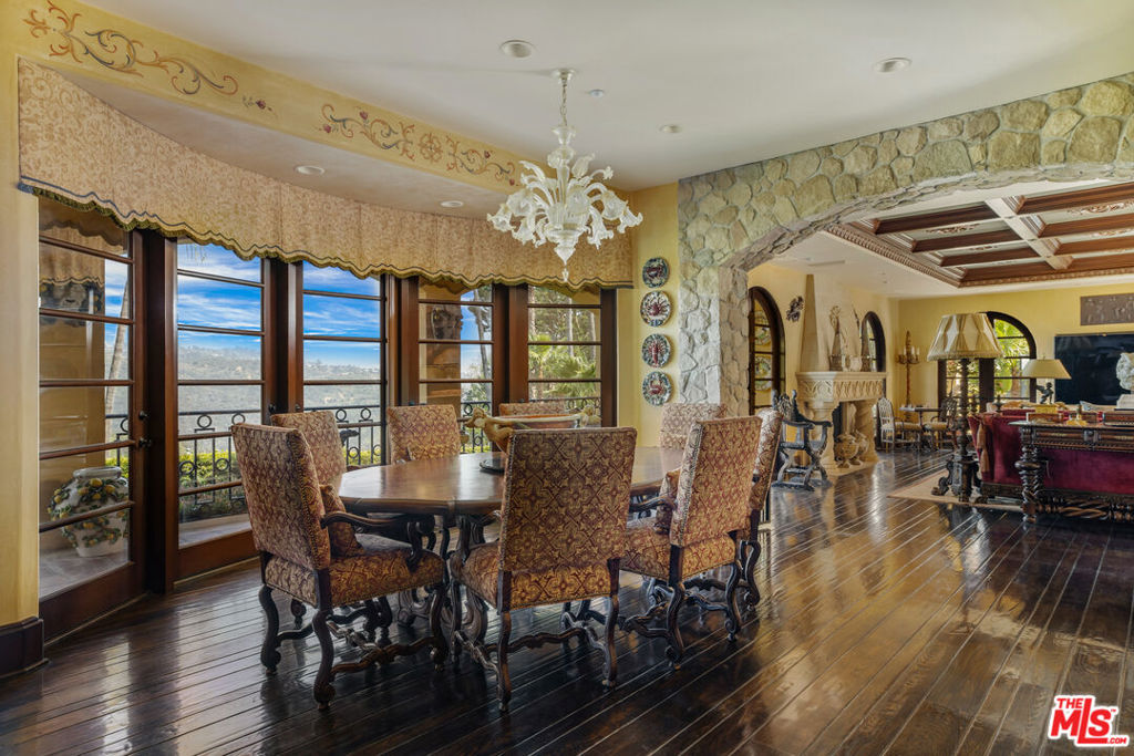 5 Beverly Parkway Property Photo 7
