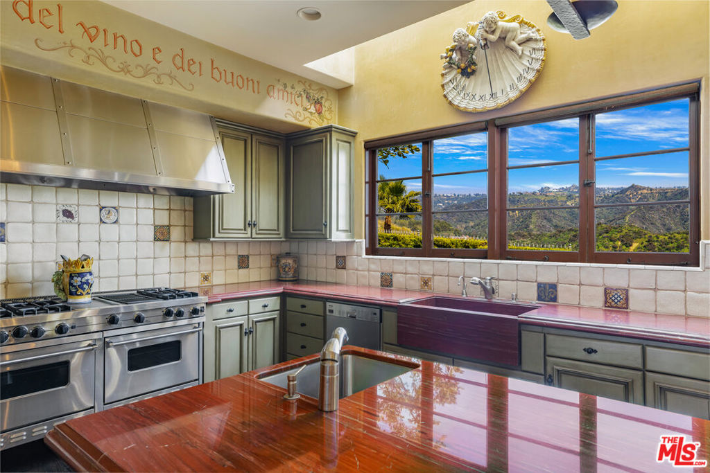 5 Beverly Parkway Property Photo 9
