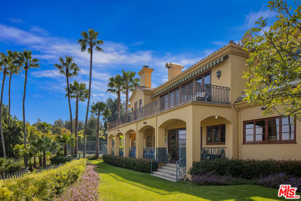 5 Beverly Parkway Property Photo 12