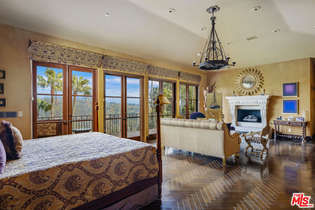 5 Beverly Parkway Property Photo 19