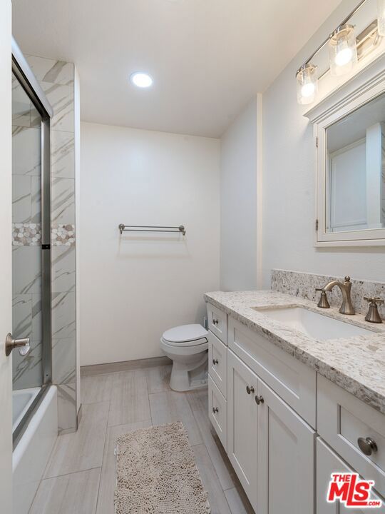 647 S Prospect Avenue 202 Property Photo 12